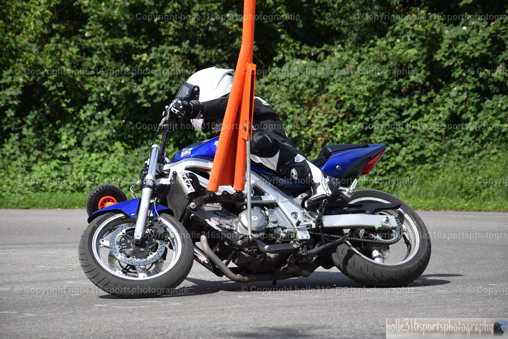 DSC_0769 | Sportfotografie , Motorsport, Motoross, Reitsport, Mointainbike, Enduro,
Landschaft , Outdoor, Eventfotografie, Landschaft, Bilder online bestellen - Realisiert mit Pictrs.com