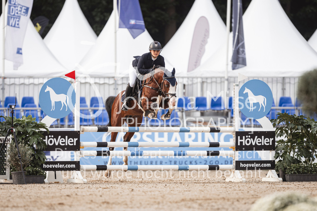 240906_BuCha_PonyA-5j-134 | Deine schönsten Turniermomente als professionelle Fotos! Entdecke hochwertige Pferdesport-Fotografie im Online-Shop. Jetzt Fotos finden & bestellen!