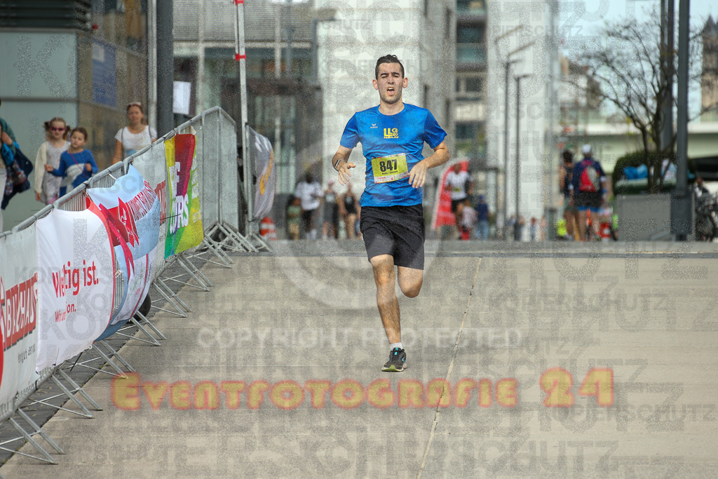 250920_1319_EX1_4012 | Sportfotografie im Rhein-Sieg Kreis, Köln, Bonn, NRW, Rheinland Pfalz, Hessen, etc. Unser Tätigkeitsfeld umfasst den Laufsport vom Volkslauf über den Marathon, Duathlon, Triathon bis zum Ultralauf wie Kölnpfad Ultra oder Schindertrail.
