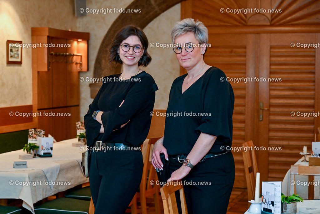 Gasthof Hummer Leonding_ 11.01.2024-5 | 11.01.2024, Leonding, AUT, Gasthof Hummer, im Bild Barbara Skramlik mit ihrer Mutter Lisi Hummer