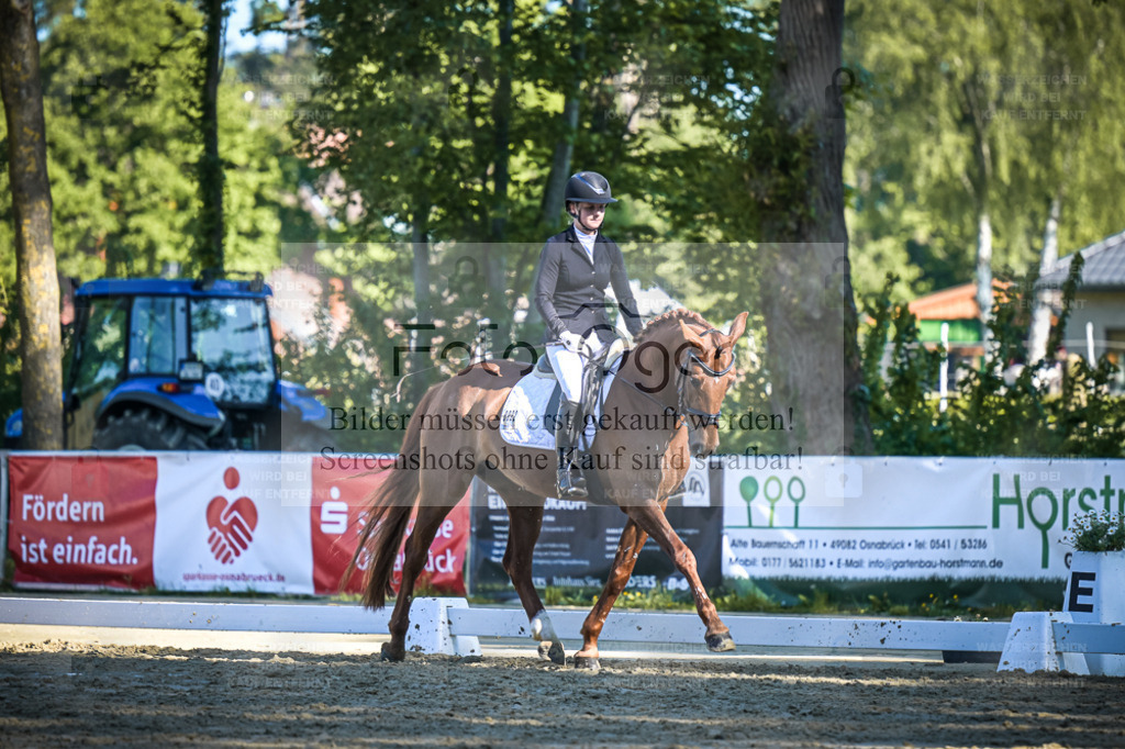 DOS_5320 | Entdecke hochwertige Reitturnierfotos von Foto Oger. Professionell, emotional und authentisch – jetzt Lieblingsmomente im Shop bestellen. - Realisiert mit Pictrs.com