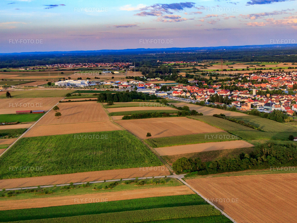 Luftbild: Stadtansicht asu NW in Rülzheim im Bundesland Rheinland-Pfalz in Deutschland. Foto: IMG_51441.jpg vom 04.08.2012 durch Werner Riehm/FLY-FOTO.de