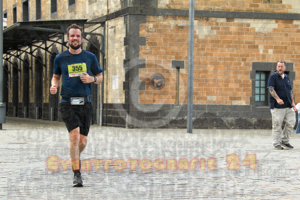 250920_1518_EV4_8418 | Sportfotografie im Rhein-Sieg Kreis, Köln, Bonn, NRW, Rheinland Pfalz, Hessen, etc. Unser Tätigkeitsfeld umfasst den Laufsport vom Volkslauf über den Marathon, Duathlon, Triathon bis zum Ultralauf wie Kölnpfad Ultra oder Schindertrail.