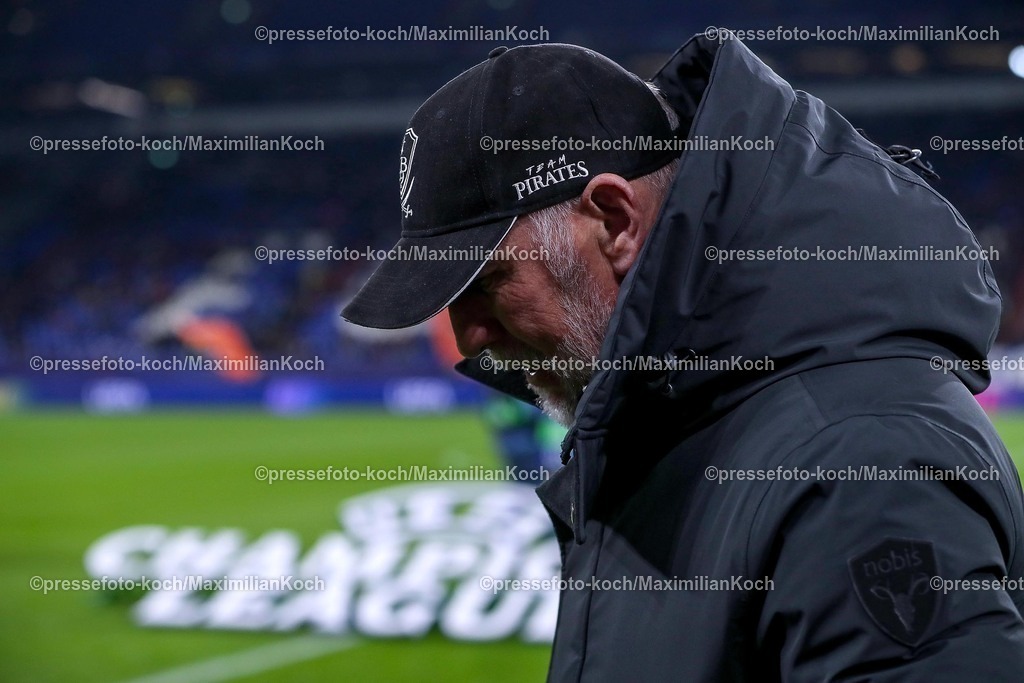 UCL22012502073 | 22.01.2025, Fußball, UEFA Champions League, Schachtar Donezk - Stade Brestois 29, Arena AufSchalke Gelsenkirchen, 7. Spieltag Saison 2024 2025: Cheftrainer Eric Roy (Trainer Stade Brest)
