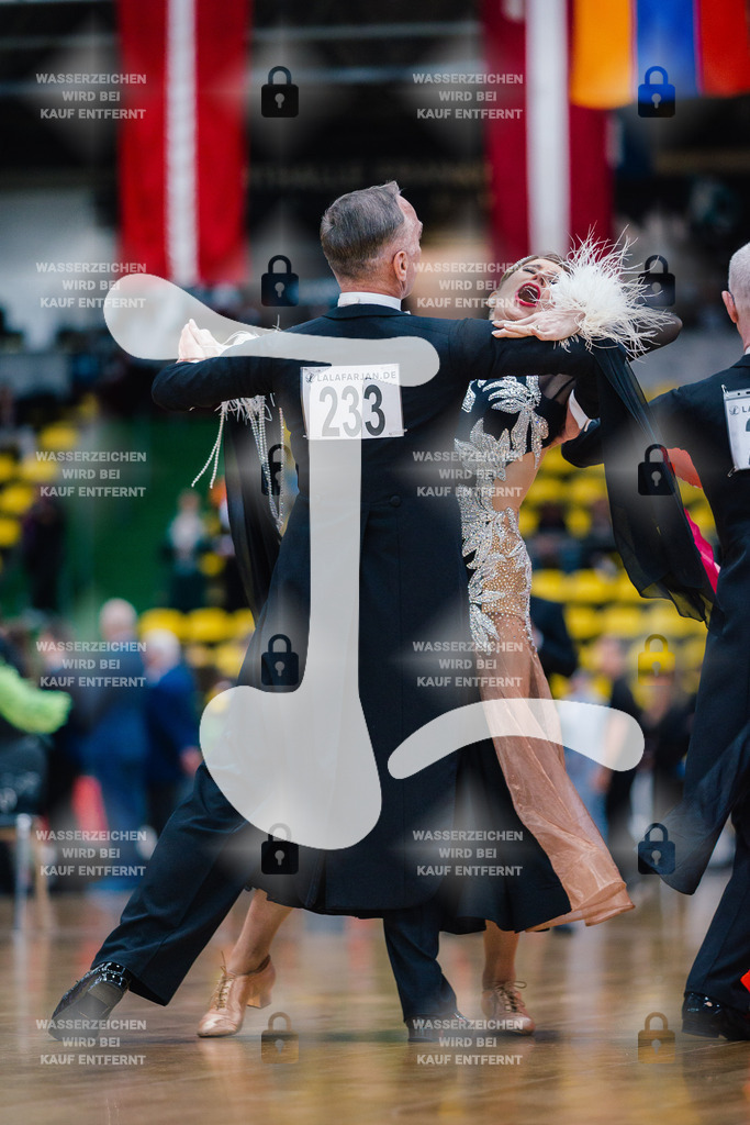 Hessen Tanzt WDSF Open Senior III Standard 49th (233) Bernhard Dürr-Klede _ Regina Klede (TSG Fürth)-2025-05-17-8148 | Webshop for digital downloads and prints of dance sport, event & show photographer Julian Link - Realisiert mit Pictrs.com