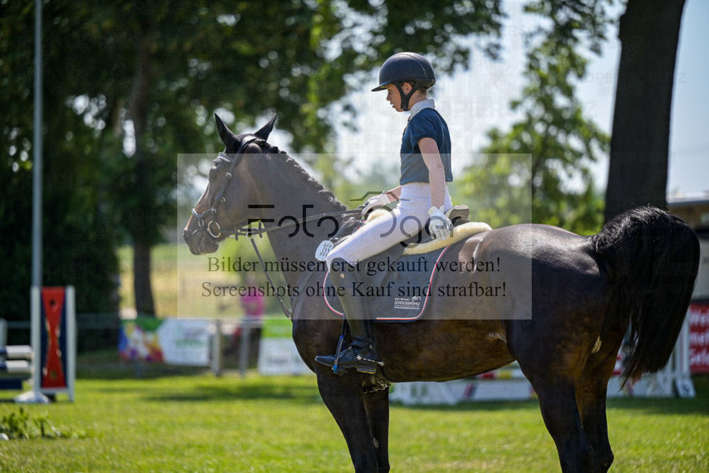 Reitturnier Voxtrup | Entdecke hochwertige Reitturnierfotos von Foto Oger. Professionell, emotional und authentisch – jetzt Lieblingsmomente im Shop bestellen.Deutschlandweite Turnierfotografie. - Realisiert mit Pictrs.com