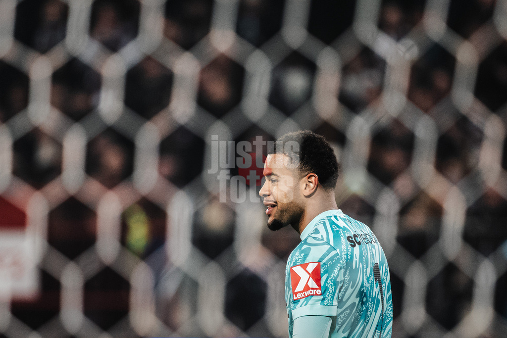 Fußball | Männer | Saison 2025/2026  | Fußball-Bundesliga | 27. Spieltag | FC St. Pauli vs. SC Freiburg | 22.04.2026 | Noah Atubolu (#1, SC Freiburg)