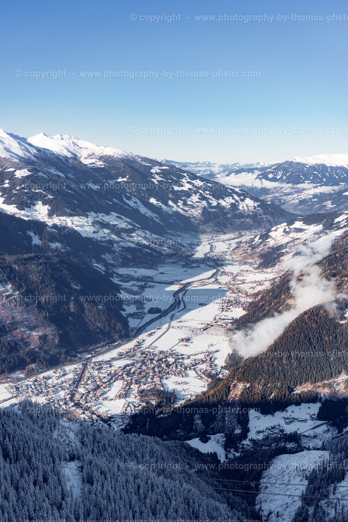 Blick vom Ahorn nach Mayrhofen copyright  Thomas Pfister-3 | PHOTOGRAPHY BY THOMAS PFISTER