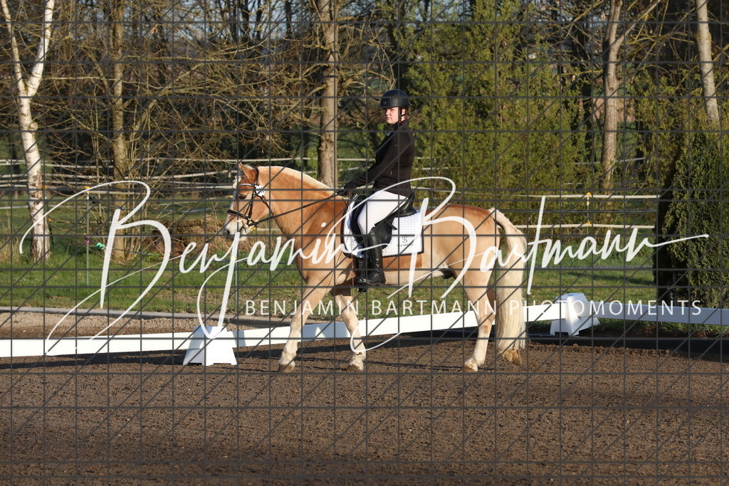 AZ2A2288 | Benjamin Bartmann Photomoments