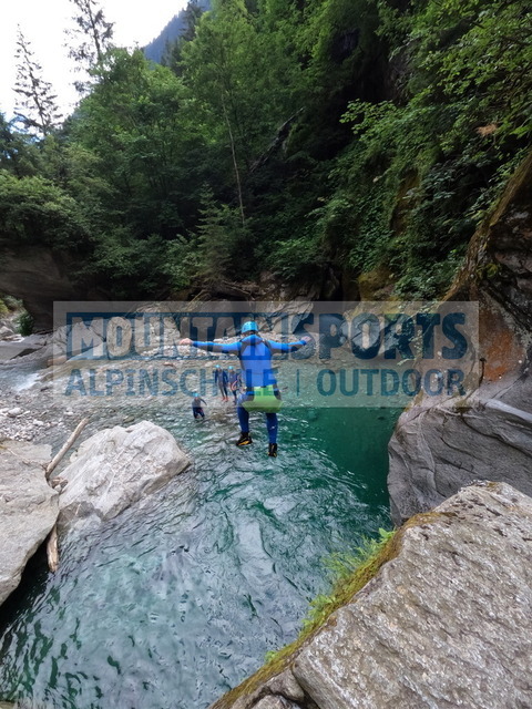 GOPR0690 | Bestelle die Bilder deines Berg- oder Wasser-Abenteuers mit Mountain Sports bequem von zu Hause aus direkt über unseren Online Fotoshop von pictrs.com. - Realisiert mit Pictrs.com