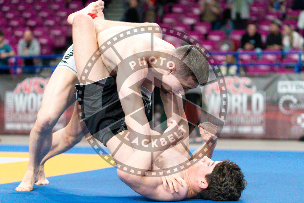 20250517PBB3357 | Athletes compete during the first day of the ADCC Amateur World Championship on May 15, 2025 in Warsaw, Poland. © Chiara Dazi / photoblackbelt