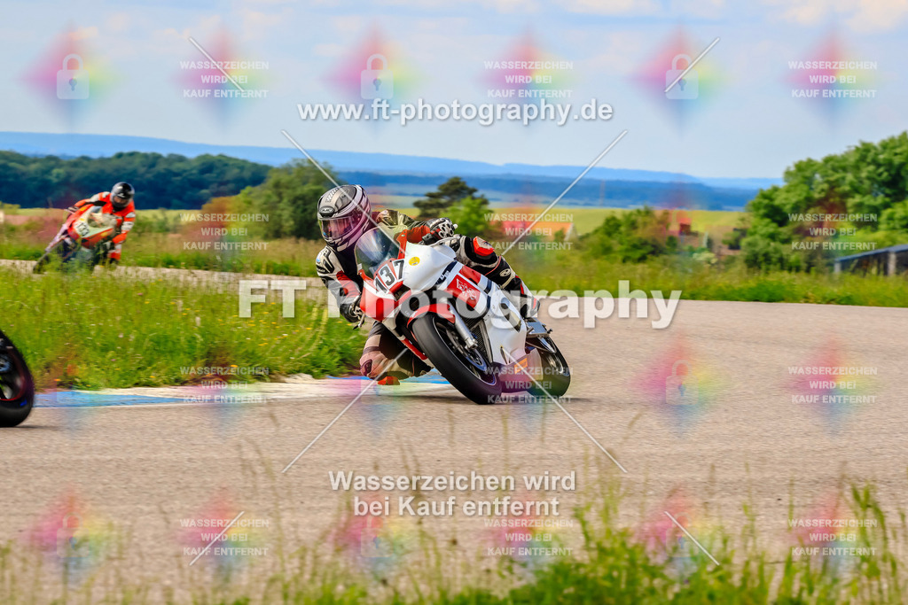 MotoTeam-0941 | Hier findet Ihr Bilder von Touristenfahrten auf der Nürburgring Nordschleife oder von anderen Veranstaltungen die ich besucht habe. Viel Spass beim Durch Schauen 