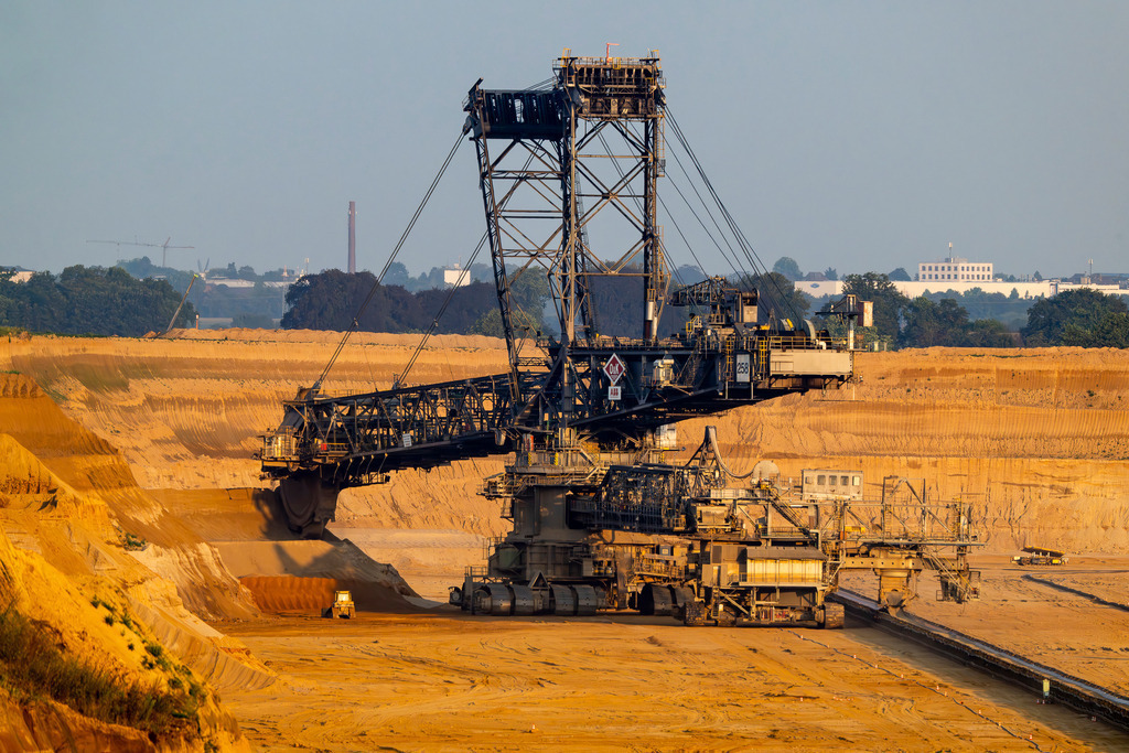 Tagebau Garzweiler - 1.9.2024 | Entdecke exklusive Fotografie im muebri Shop: Stimmungsvolle Motive  Naturaufnahmen und mehr. Jetzt hochwertige Wandbilder und Fotoabzüge online kaufen! - Realisiert mit Pictrs.com