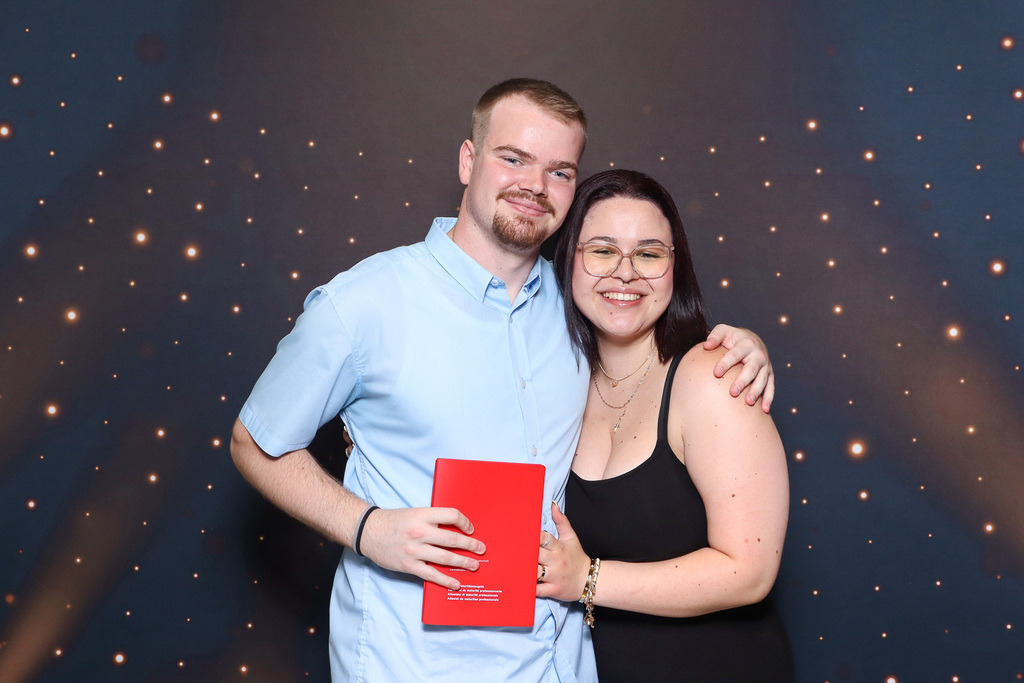 ZD260628112736-87 | Fotoshop von zweidimensional Fotografie. Ihr Fotograf im Aargau. Abzüge von Ihrem Fotobox Event bestellen.Abzüge von Ihrem Hochzeit bestellen.Abzüge von Ihrem Schulfotograf bestellen.