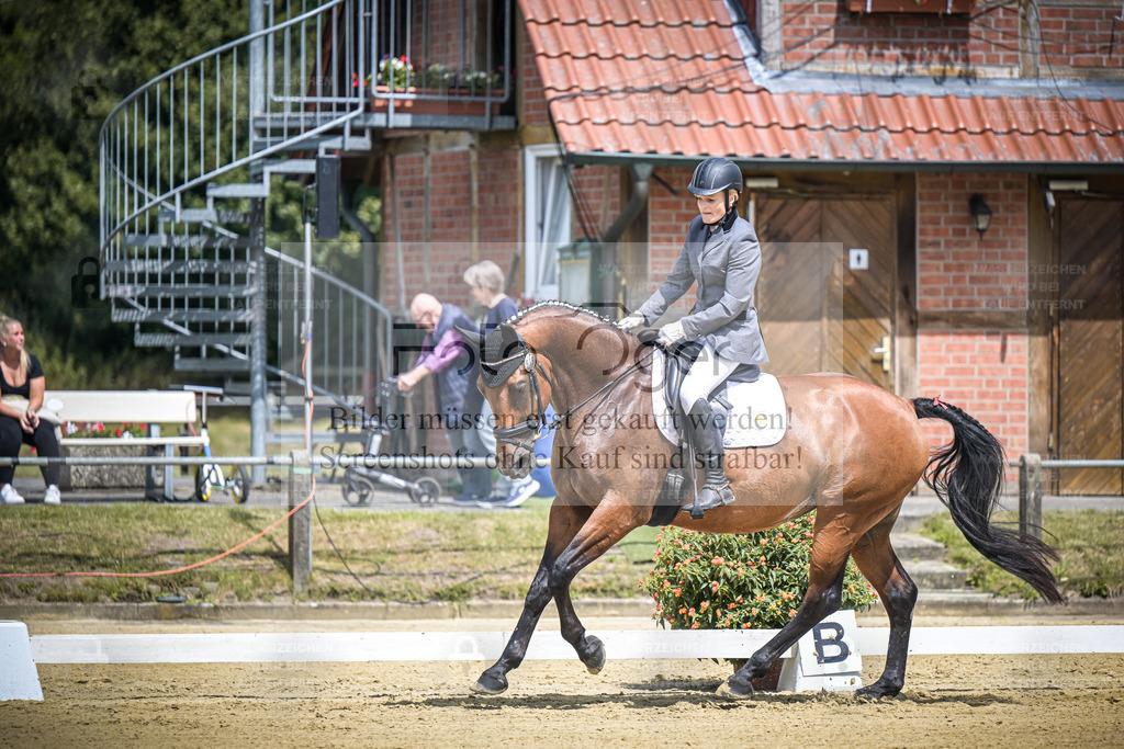 DOS_0506 | Entdecke hochwertige Reitturnierfotos von Foto Oger. Professionell, emotional und authentisch – jetzt Lieblingsmomente im Shop bestellen. - Realisiert mit Pictrs.com