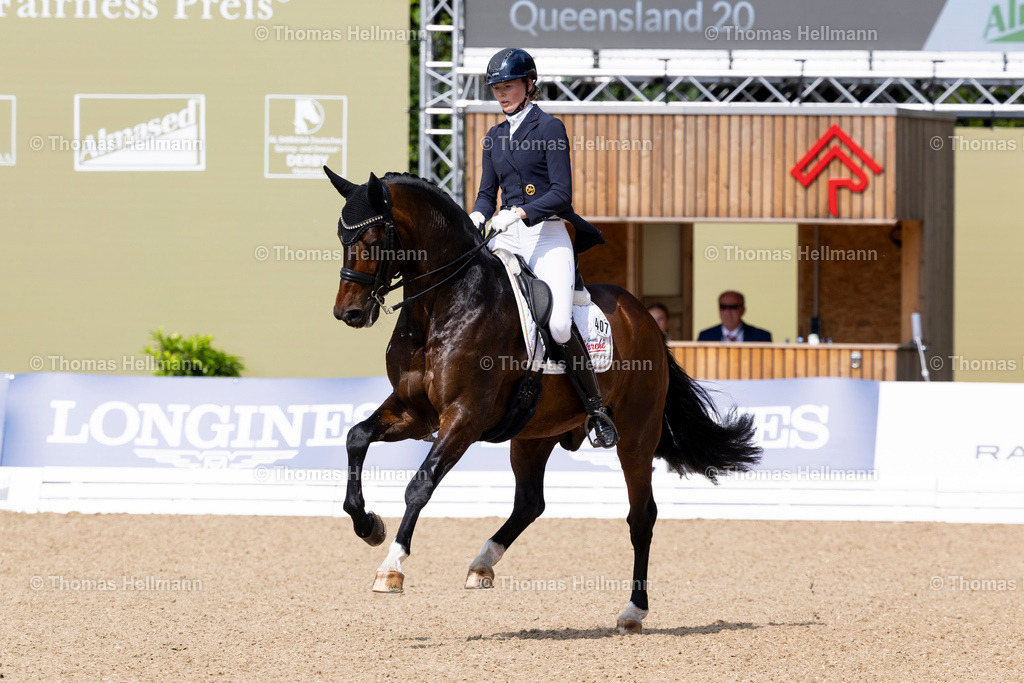 TH_407-Queensland 20-Biermann_ Kristin_30156 | Al Shiraàa Deutsches Spring- und Dressur-Derby 2025 am 01.06.25 in Hamburg, Thomas Hellmann, 407Queensland 20Biermann, Kristin