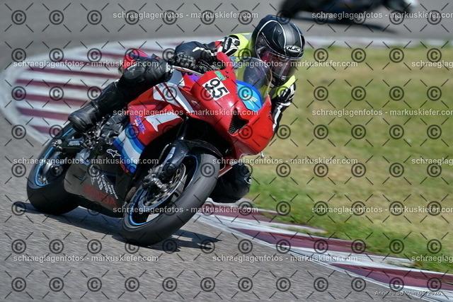 26BT02-1642 | markuskiefer.com - Realisiert mit Pictrs.com