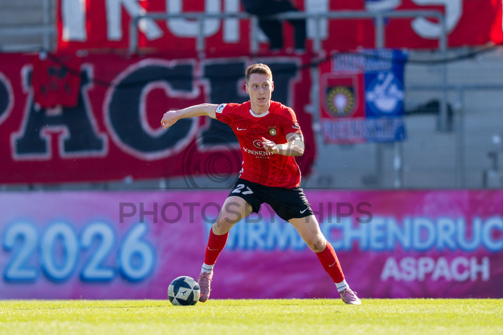 SG Sonnenhof Großaspach vs. KSV Hessen Kassel, Fussball, Regionalliga Südwest, 23. Spieltag, Saison 2025/2026, 07.03.2026 | Loris Maier (SG Sonnenhof Großaspach, #27),SG Sonnenhof Großaspach vs. KSV Hessen Kassel, Fussball, Regionalliga Südwest, 23. Spieltag, Saison 2025/2026, 07.03.2026Foto: photosbyphips/Philip Ziegler