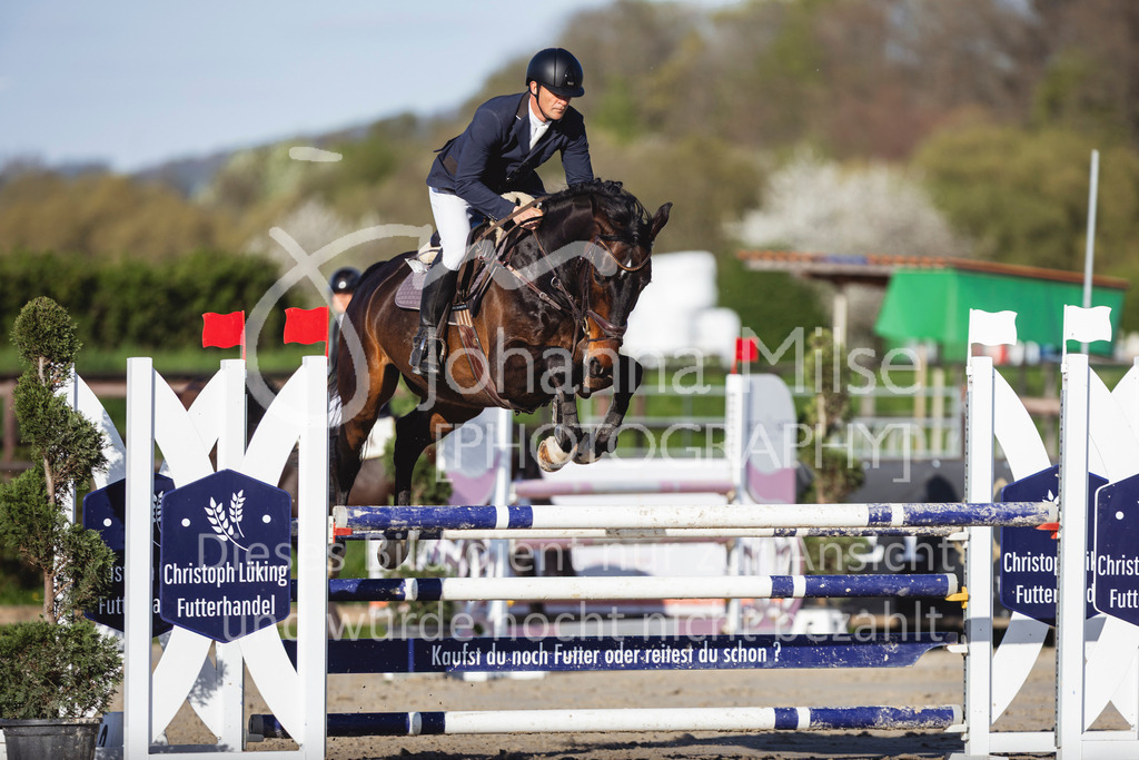 260421_Frühlingsfest_5_SprPf-M-512 | Deine schönsten Turniermomente als professionelle Fotos! Entdecke hochwertige Pferdesport-Fotografie im Online-Shop. Jetzt Fotos finden & bestellen!
