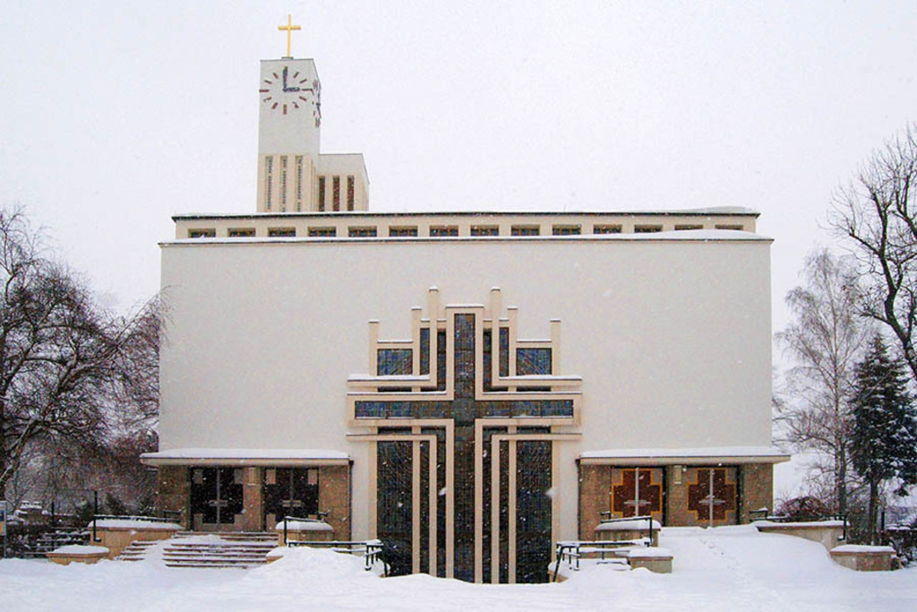 Versöhnungskirche im Winter | Entdecke über 20 Kategorien Leipzig-Motive: Foto-Downloads, hochwertige Poster, Leinwand- & Fine-Art-Prints. Jetzt Lieblingsfoto im Bildlexikon Leipzig Shop bestellen!