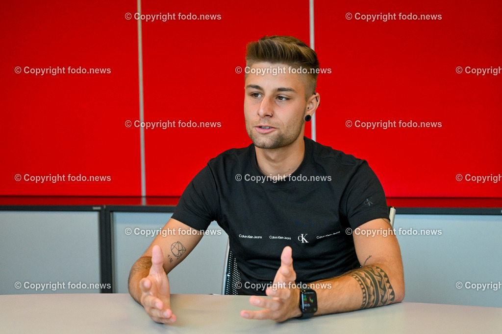 Florian Tomaschko_ Hebamme_ 28.08.2023-1 | 28.8.2023, Linz, AUT, Linz, im Bild Florian Tomaschko (22, maennliche Hebamme)