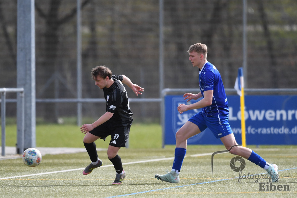 FC Rastede-VFl Stenum | Herren Bezirksliga 2; FC Rastede (blau)-VFL Stenum (schwarz) am 29.03.2026 in Rastede (Sportanlage Köttersweg), Photo: Philip Eiben 2026 - Realisiert mit Pictrs.com