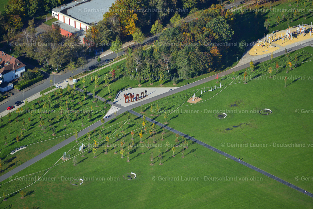 3491492 | Der Lippepark ist ein Grünzug im Bereich des ehemaligen Schachts Franz Nord der Zeche de Wendel in Herringen, Hamm. Er erstreckt sich in nord-südlicher Richtung zwischen dem Datteln-Hamm-Kanal und der Dortmunder Straße. Er ist geprägt durch eine Bergehalde und zwei weitere Aufschüttungen.