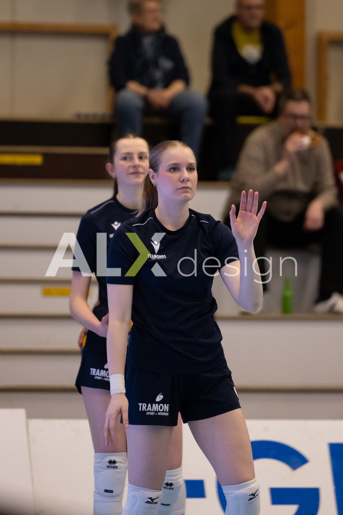 Volleyball I Frauen I Saison 2025-2026 I Volleyball NLA | Women I 1/2 Finals I  VC Kanti Schaffhausen - Sm'Aesch Pfeffingen I 18.03.2026 | 4 Mia Lüthi (CH) (Sm'Aesch Pfeffingen) – Zuspiel - Realisiert mit Pictrs.com