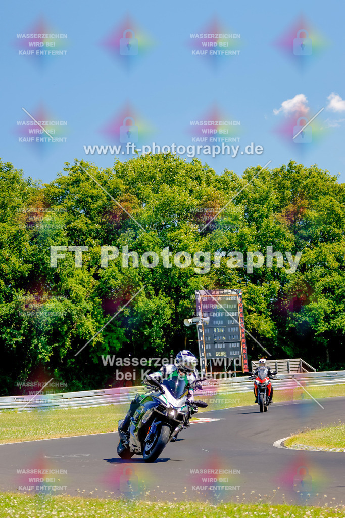 _MOT9415 | Hier findet Ihr Bilder von Touristenfahrten auf der Nürburgring Nordschleife oder von anderen Veranstaltungen die ich besucht habe. Viel Spass beim Durch Schauen 