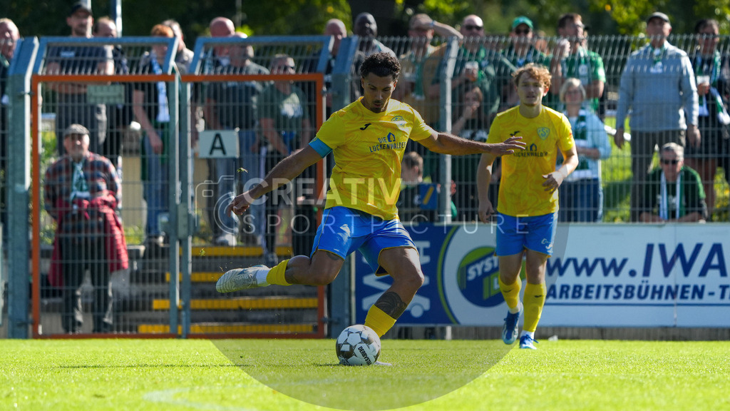 Fußball, Herren, Saison 2025/2026, Regionalliga Nordost, 10. Spieltag, FSV 63 Luckenwalde vs. BSG Chemie Leipzig, Samstag 27.09.2025, Werner-Seelenbinder-Stadion Luckenwalde, | Fußball, Herren, Saison 2025/2026, Regionalliga Nordost, 10. Spieltag, FSV 63 Luckenwalde vs. BSG Chemie Leipzig, Samstag 27.09.2025, Werner-Seelenbinder-Stadion Luckenwalde, Im Bild: Andreas Pollasch (Luckenwalde) - Realisiert mit Pictrs.com