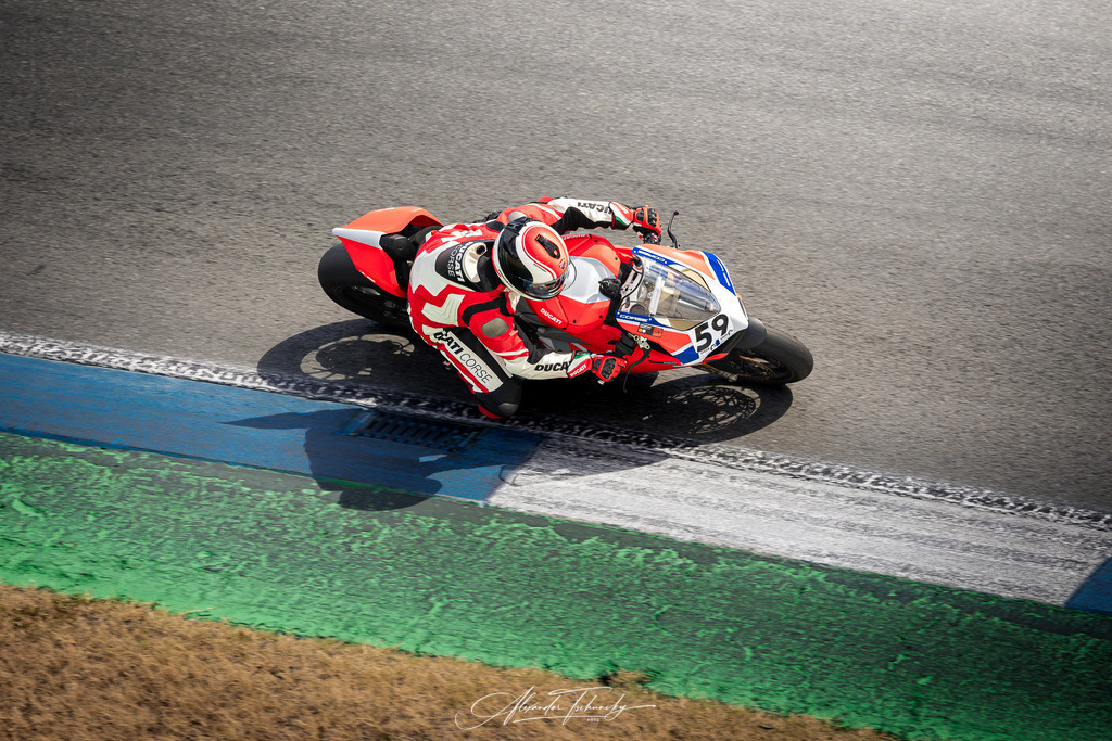Ducati Trackday Hockenheimring 2026 | Entdecken Sie die faszinierende Welt von Alexander Tschuncky Arts: Kreative Fotografie, atemberaubende Automobilkunst und hochwertiger Bilderdruck. Lassen Sie sich inspirieren! - Realisiert mit Pictrs.com