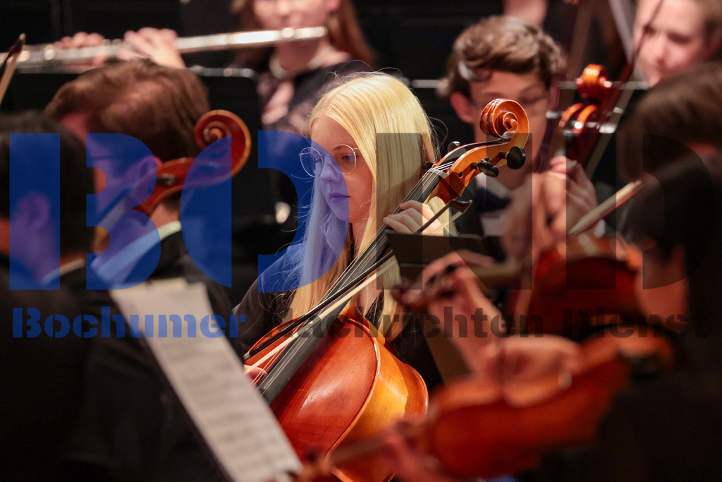 Maerkisches Jugendsinfonieorchester (MJO) {date} -  | {headline}(Foto: Sebastian Sendlak / BOND) - Realisiert mit Pictrs.com