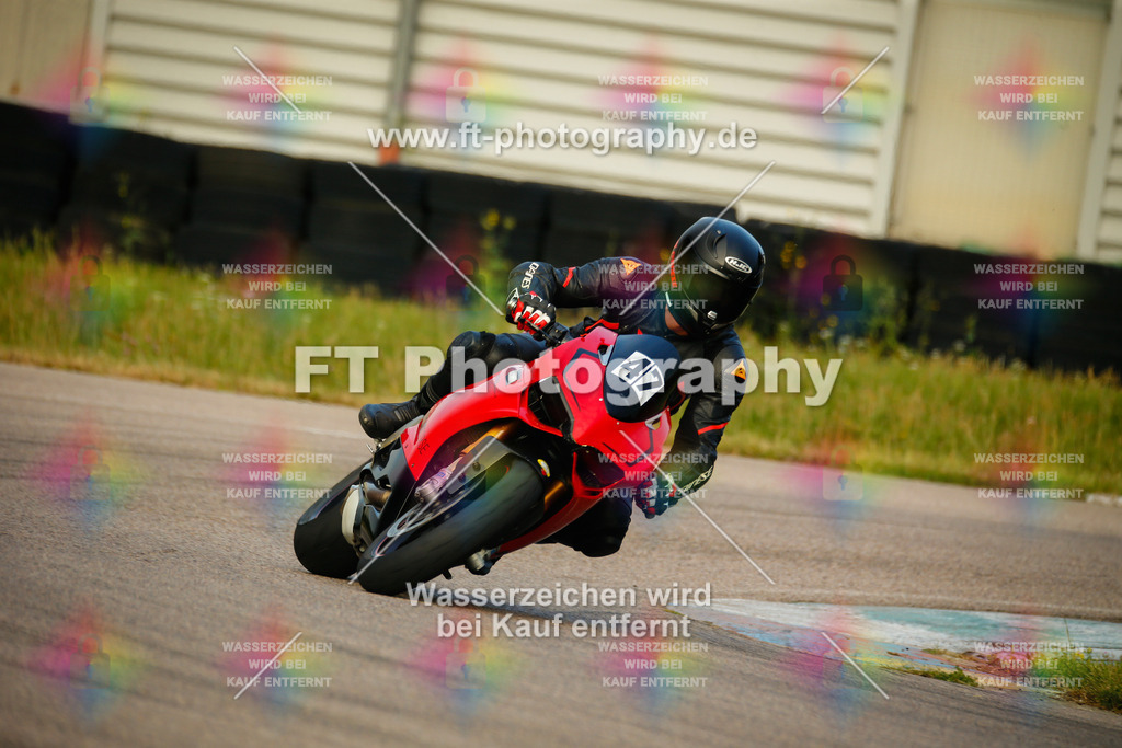 _MOT5221 | Hier findet Ihr Bilder von Touristenfahrten auf der Nürburgring Nordschleife oder von anderen Veranstaltungen die ich besucht habe. Viel Spass beim Durch Schauen 