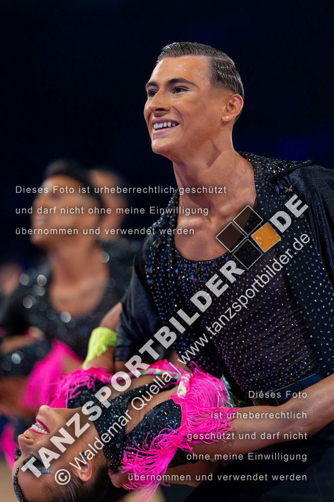 20231111-01358 | Hier finden Sie Tanz Bilder vom Latein und Standard Formationen tanzen. Sportbilder vom Tanzsport. Schöne Fotos und von Weltmeisterschaft, Europameisterschaft, Bundesliga, Regionalliga, Oberliga und Landesliga sowie von GOC Stuttgart, DanceComp, WM Bremen