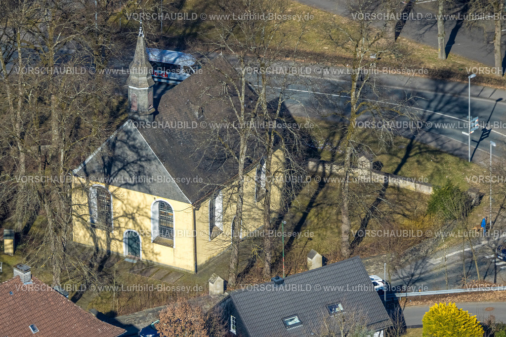 Olpe250307994Mitte | Luftbild, kath. Kreuzkapelle Am Bratzkopf, denkmalgeschütztes Kirchengebäude, Olpe-Stadt, Olpe, Sauerland, Nordrhein-Westfalen, Deutschland