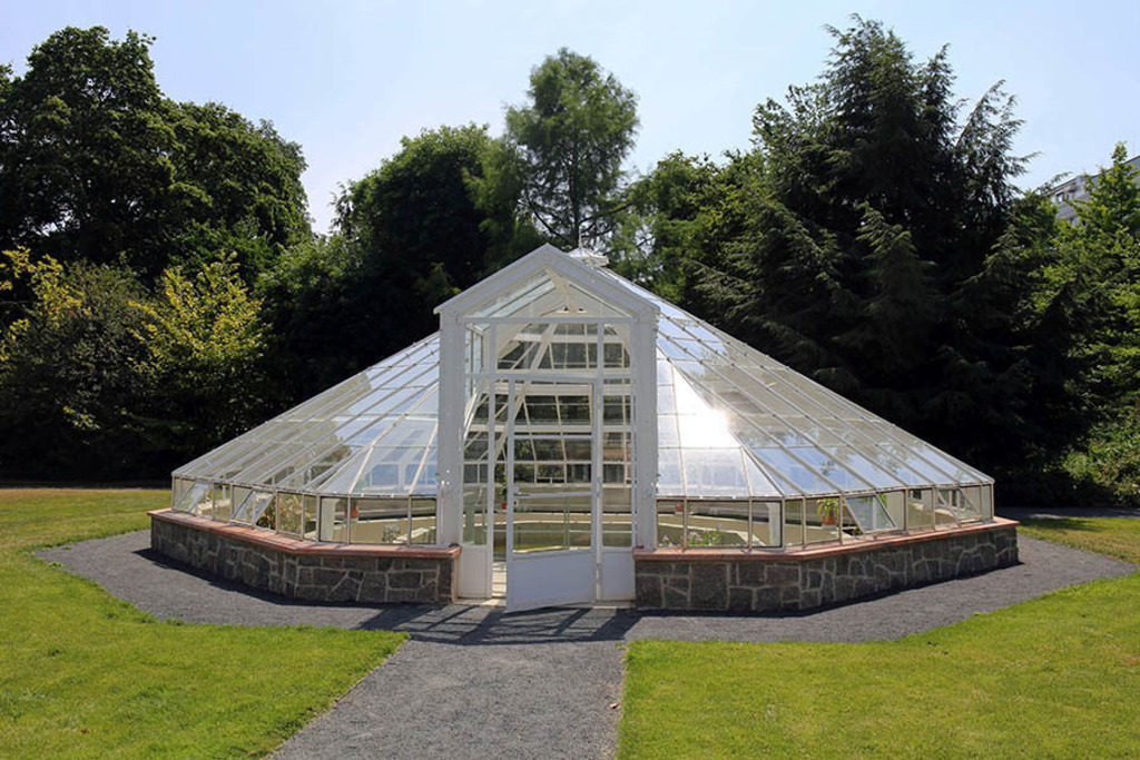 Botanischer Garten der Universität Leipzig - Victoriahaus | Entdecke über 20 Kategorien Leipzig-Motive: Foto-Downloads, hochwertige Poster, Leinwand- & Fine-Art-Prints. Jetzt Lieblingsfoto im Bildlexikon Leipzig Shop bestellen!