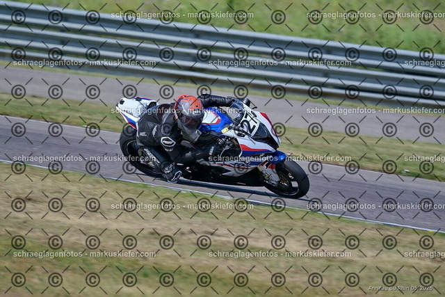 26BT02-0607 | markuskiefer.com - Realisiert mit Pictrs.com