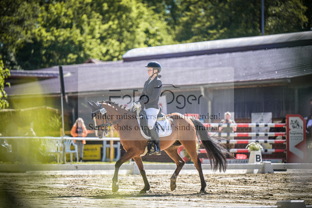 DOS_2505 | Entdecke hochwertige Reitturnierfotos von Foto Oger. Professionell, emotional und authentisch – jetzt Lieblingsmomente im Shop bestellen.Deutschlandweite Turnierfotografie. - Realisiert mit Pictrs.com