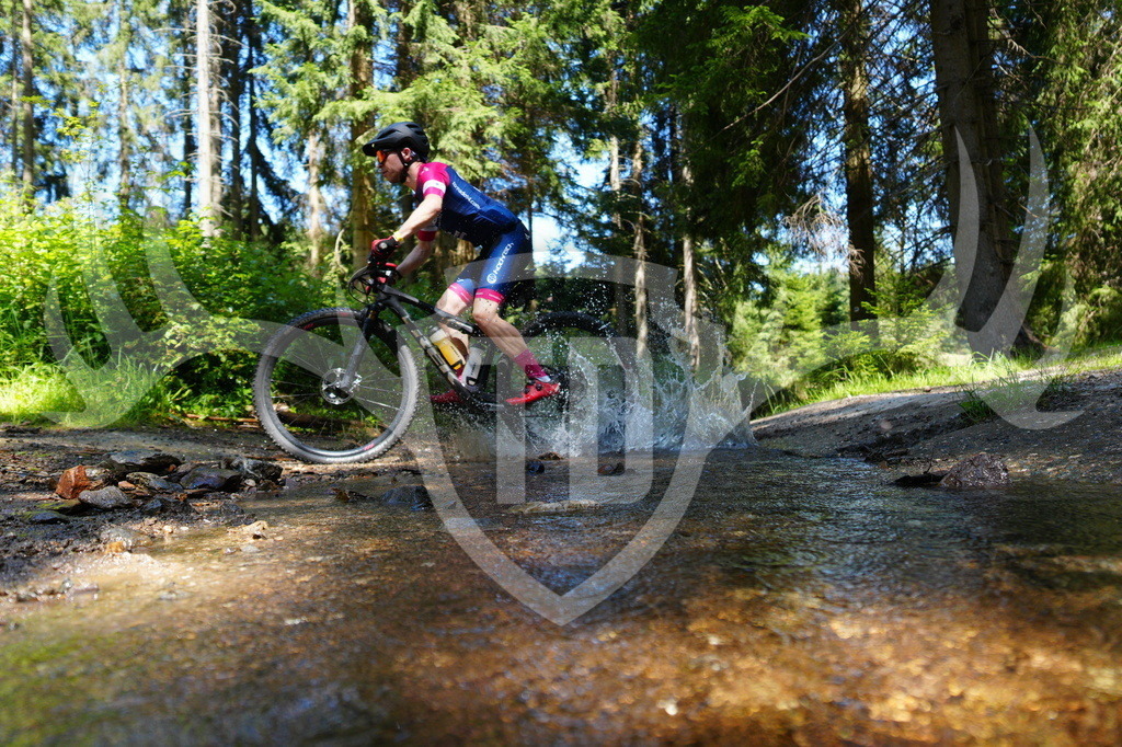 FC604605 | Fotogalerie der Treibjagd im Dunkelwald - Dein MTB Etappenrennen im Erzgebirge - Realisiert mit Pictrs.com