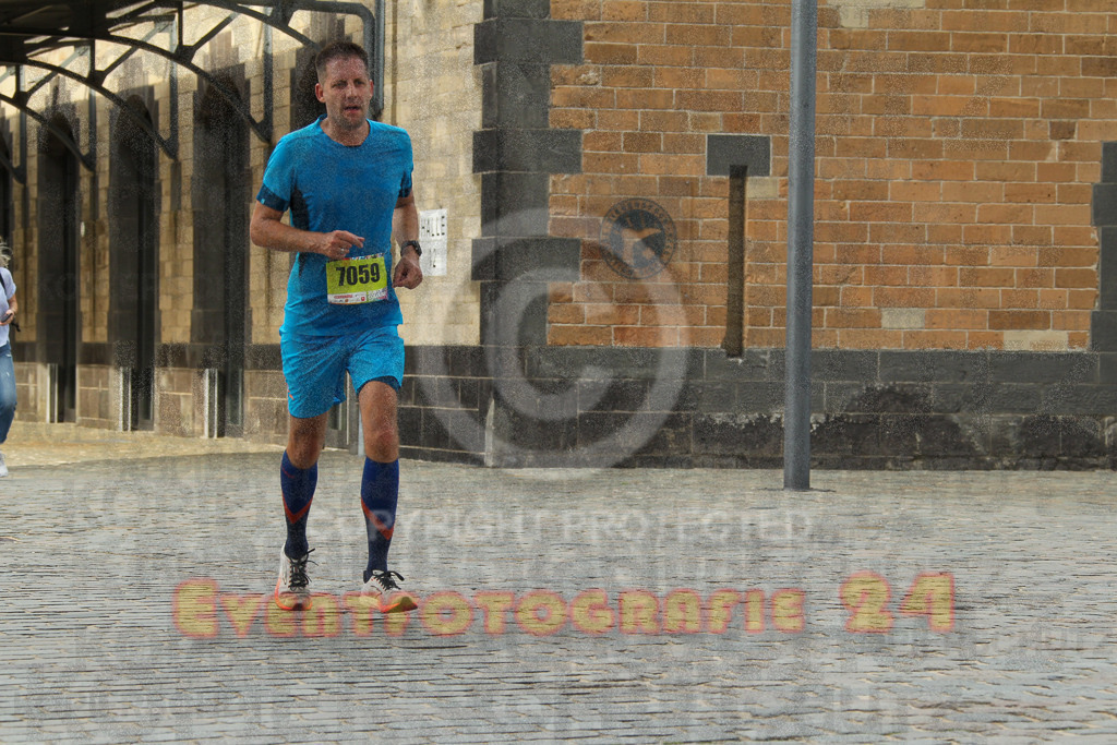250920_1522_EV4_8615 | Sportfotografie im Rhein-Sieg Kreis, Köln, Bonn, NRW, Rheinland Pfalz, Hessen, etc. Unser Tätigkeitsfeld umfasst den Laufsport vom Volkslauf über den Marathon, Duathlon, Triathon bis zum Ultralauf wie Kölnpfad Ultra oder Schindertrail.