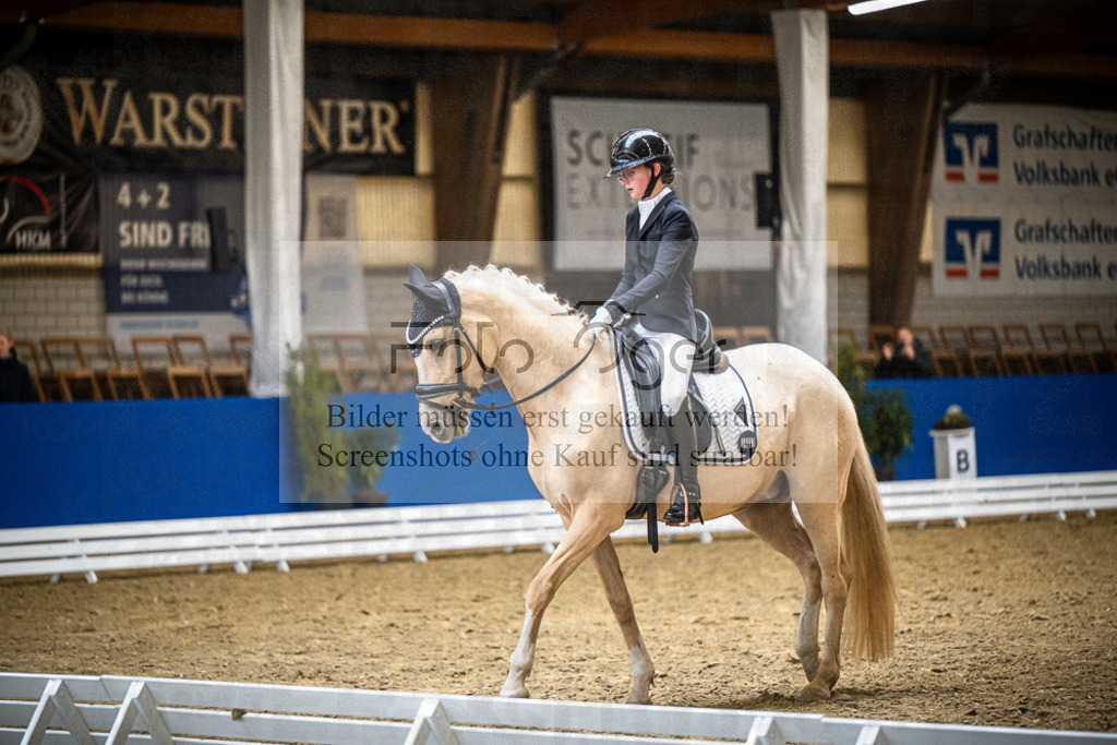 DOS_2875 | Entdecke hochwertige Reitturnierfotos von Foto Oger. Professionell, emotional und authentisch – jetzt Lieblingsmomente im Shop bestellen.Deutschlandweite Turnierfotografie. - Realisiert mit Pictrs.com