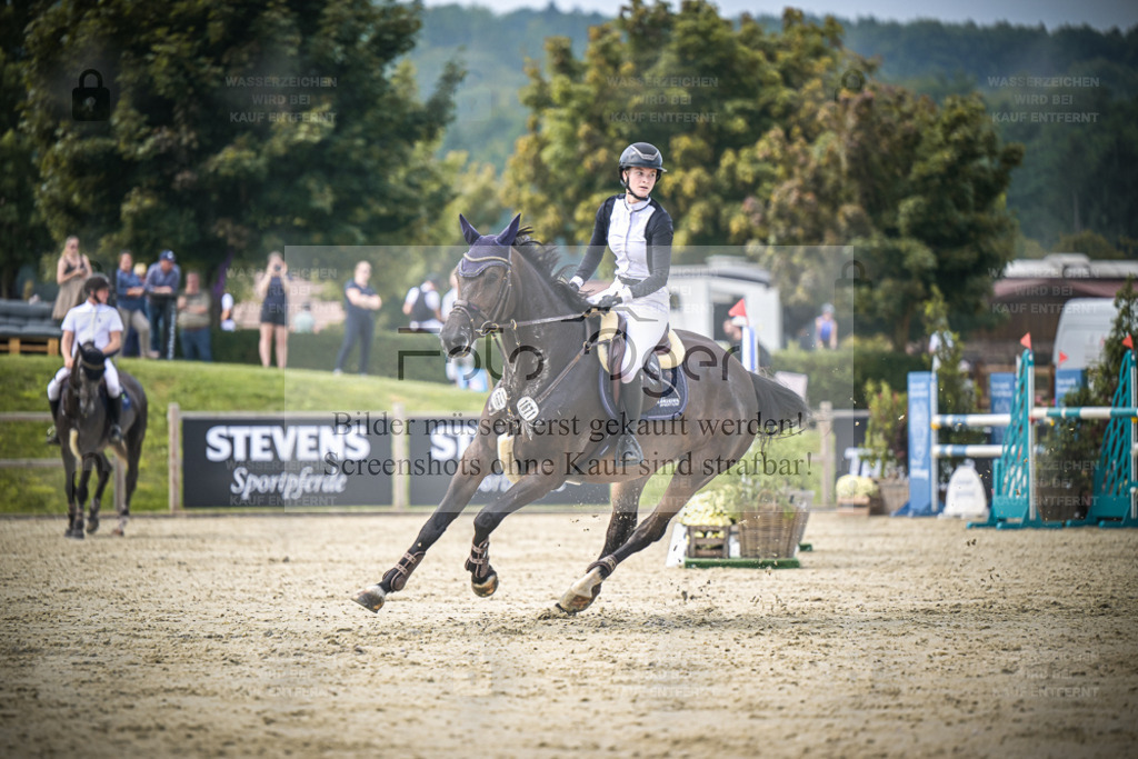 DOS_0771 | Entdecke hochwertige Reitturnierfotos von Foto Oger. Professionell, emotional und authentisch – jetzt Lieblingsmomente im Shop bestellen. - Realisiert mit Pictrs.com