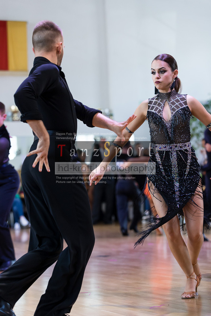 20240616_D-Cup-HGR-Latein_3371 | Tanzsportbilder, Standardtanz, Lateintanz, WDSF, DTV, LTVB, dancecomp, goc, hessen tanzt, blaues band der spree, walzer, tango, wiener walzer, slowfox, quickstepp, samba, rumba, cha-cha-cha, paso doble. jive, hd-kroft photography, turniertanzsport