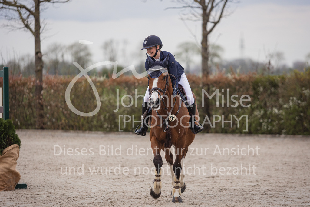 230426_HofSosath_Stil-M-673 | Deine schönsten Turniermomente als professionelle Fotos! Entdecke hochwertige Pferdesport-Fotografie im Online-Shop. Jetzt Fotos finden & bestellen!