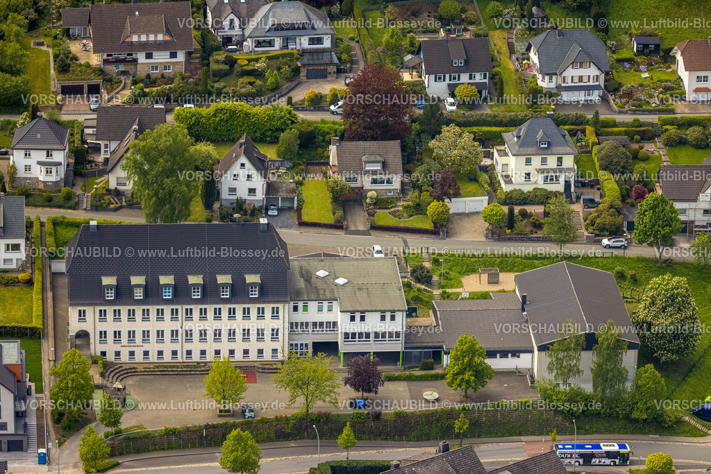 Sundern230504880 | Luftbild, Johannes-Schule, Sundern, Sauerland, Nordrhein-Westfalen, Deutschland