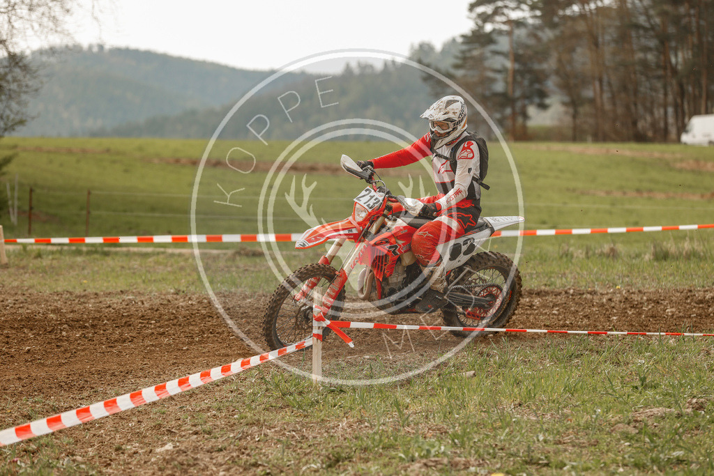 4TaktLauf1-686 | koppe-media - Realisiert mit Pictrs.com