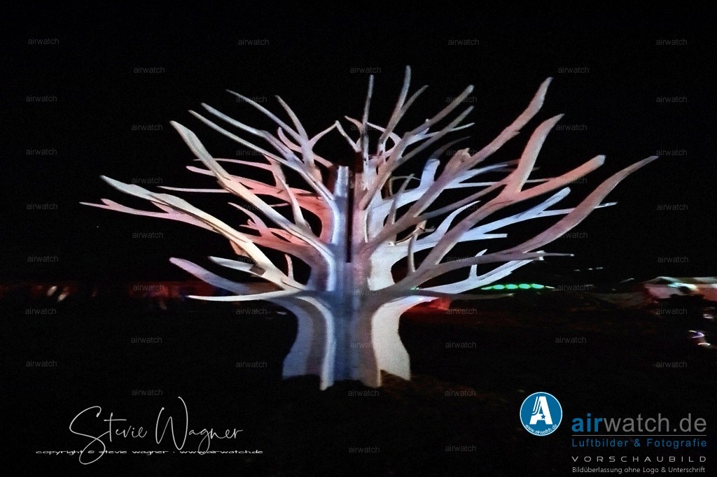 Bachblyten® Festival 2023 | Entdecken Sie atemberaubende Luftbilder und Fotografien auf airwatch.de - Tauchen Sie ein in eine Welt voller faszinierender Aufnahmen aus der Vogelperspektive.