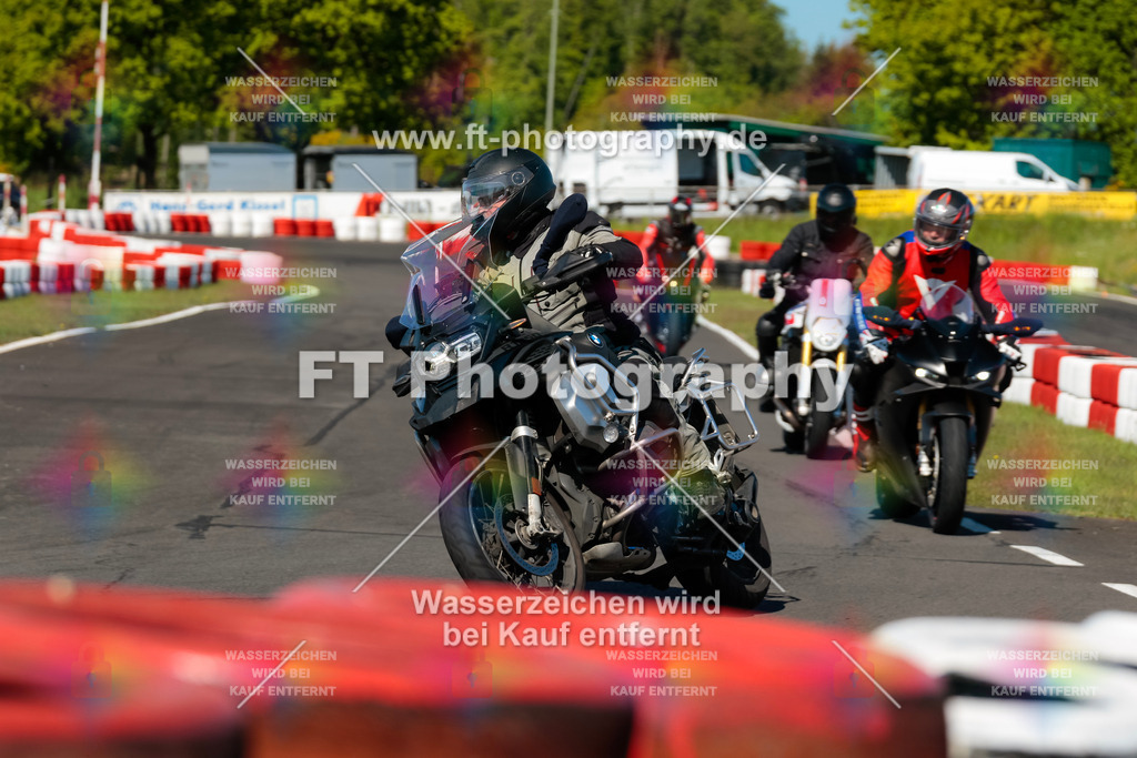 Moto-TeamOBK-21639 | Hier findet Ihr Bilder von Touristenfahrten auf der Nürburgring Nordschleife oder von anderen Veranstaltungen die ich besucht habe. Viel Spass beim Durch Schauen 