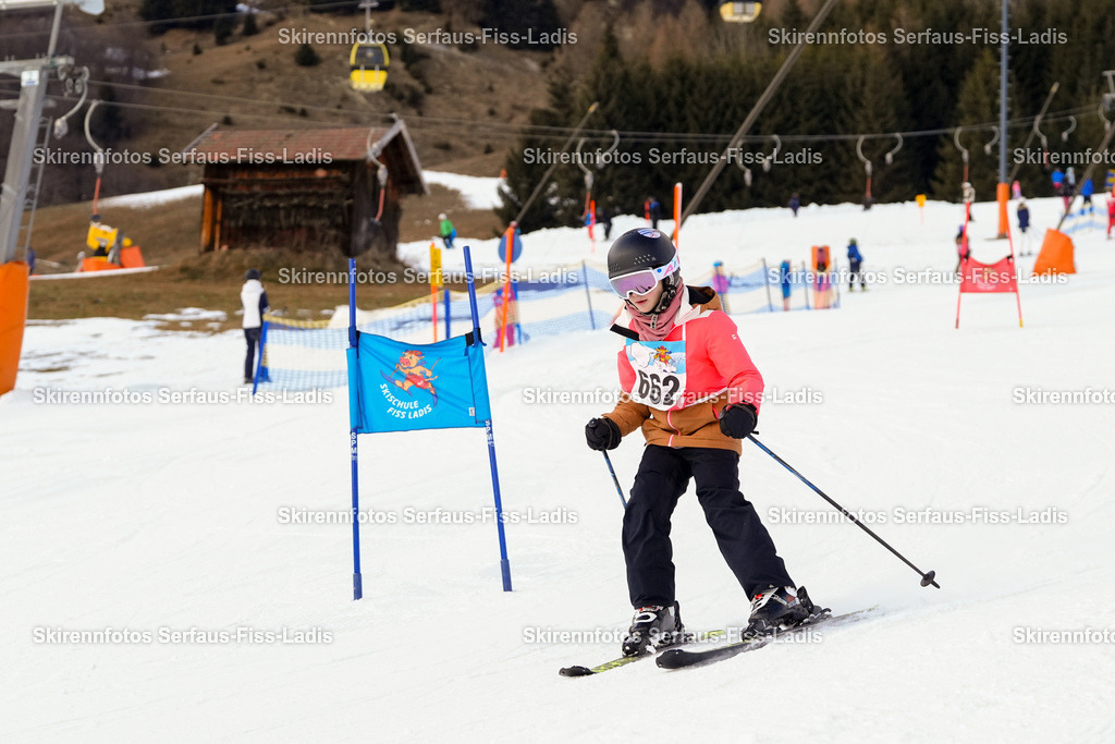 SRF_02.01.2026_1176 | Skirennfotos,Serfaus,Fiss,Ladis,Kinderskirennen,Winter,Tirol,Oberland,skirace,SFL,feelfree,weil wir's genießen,ski,Ski,skifahren,Sonnenplateau, - Realisiert mit Pictrs.com