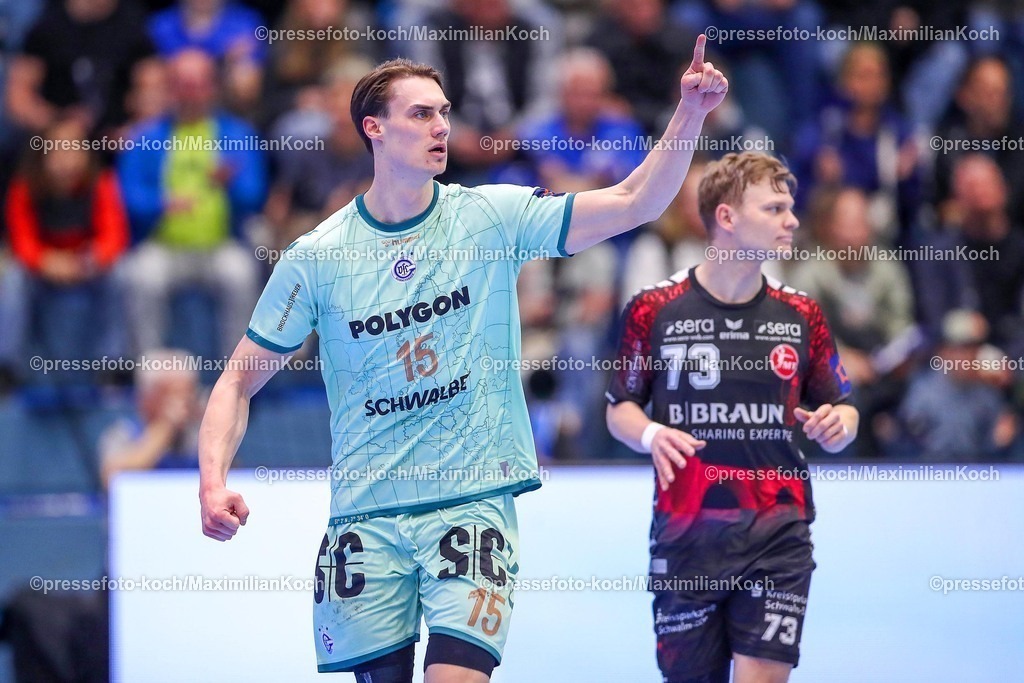 Gum25032501060 | 25.03.2025, Handball, European League - Play-Offs, VfL Gummersbach - MT Melsungen, Schwalbe-Arena: Miro Schluroff (GUM #15) Torjubel jubelnd gestik 